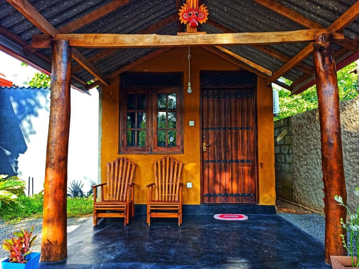 Dimuthu Homestay Udawalawe Buitenkant foto